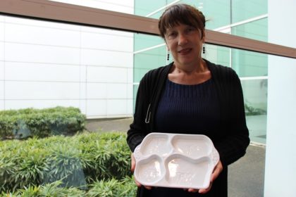 500-plateaux-repas-vont-etre-produits-par-la-fabrique-de-la-porcelaine-graine-aquitaine